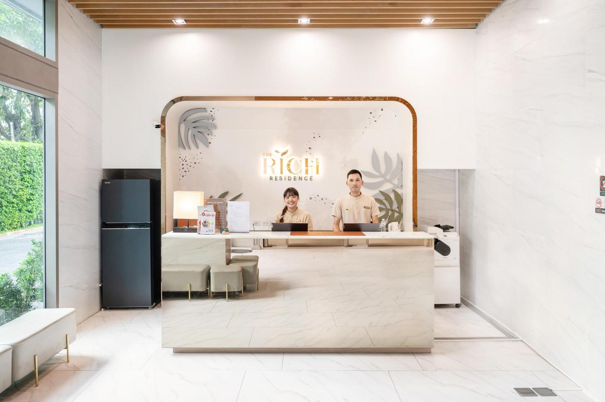 The Rich Residence Sukhumvit Nana Bangkok Exterior photo