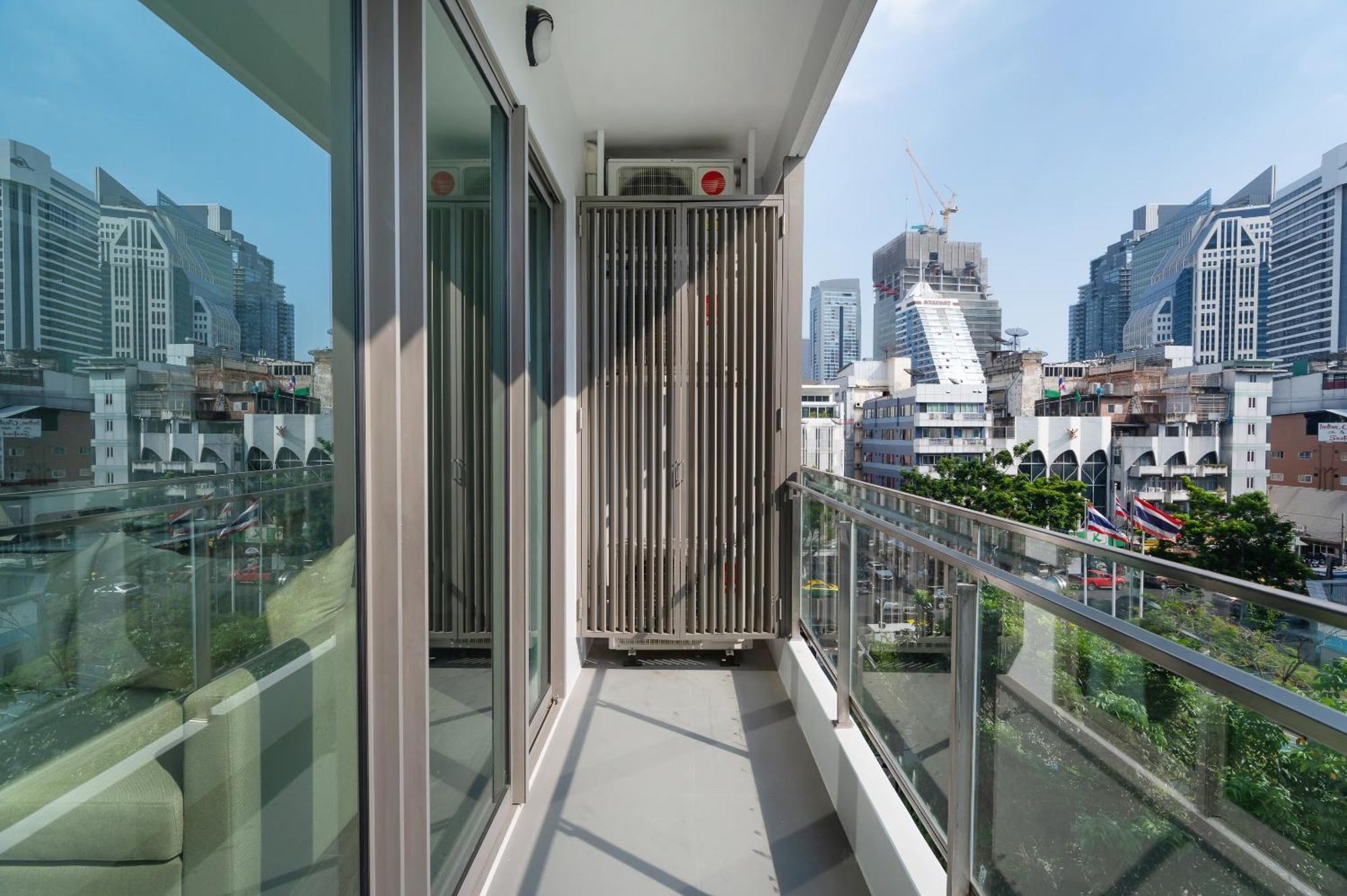 The Rich Residence Sukhumvit Nana Bangkok Exterior photo